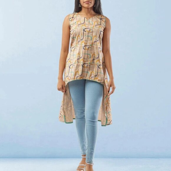 Stylish Cream Geometric Print High-Low Top | Muvvas Boutique - Picture 2 of 5